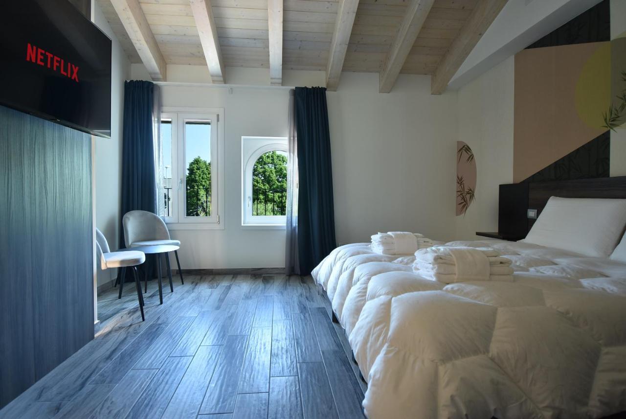 Royal Garden Luxury Rooms ปาโดวา ภายนอก รูปภาพ